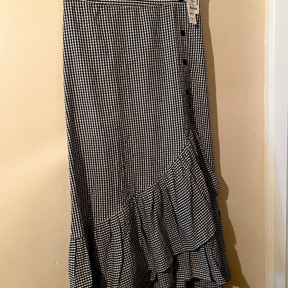 Black and White Checkered Ruffled Hem Long Skirt Back Elastic Waistband
